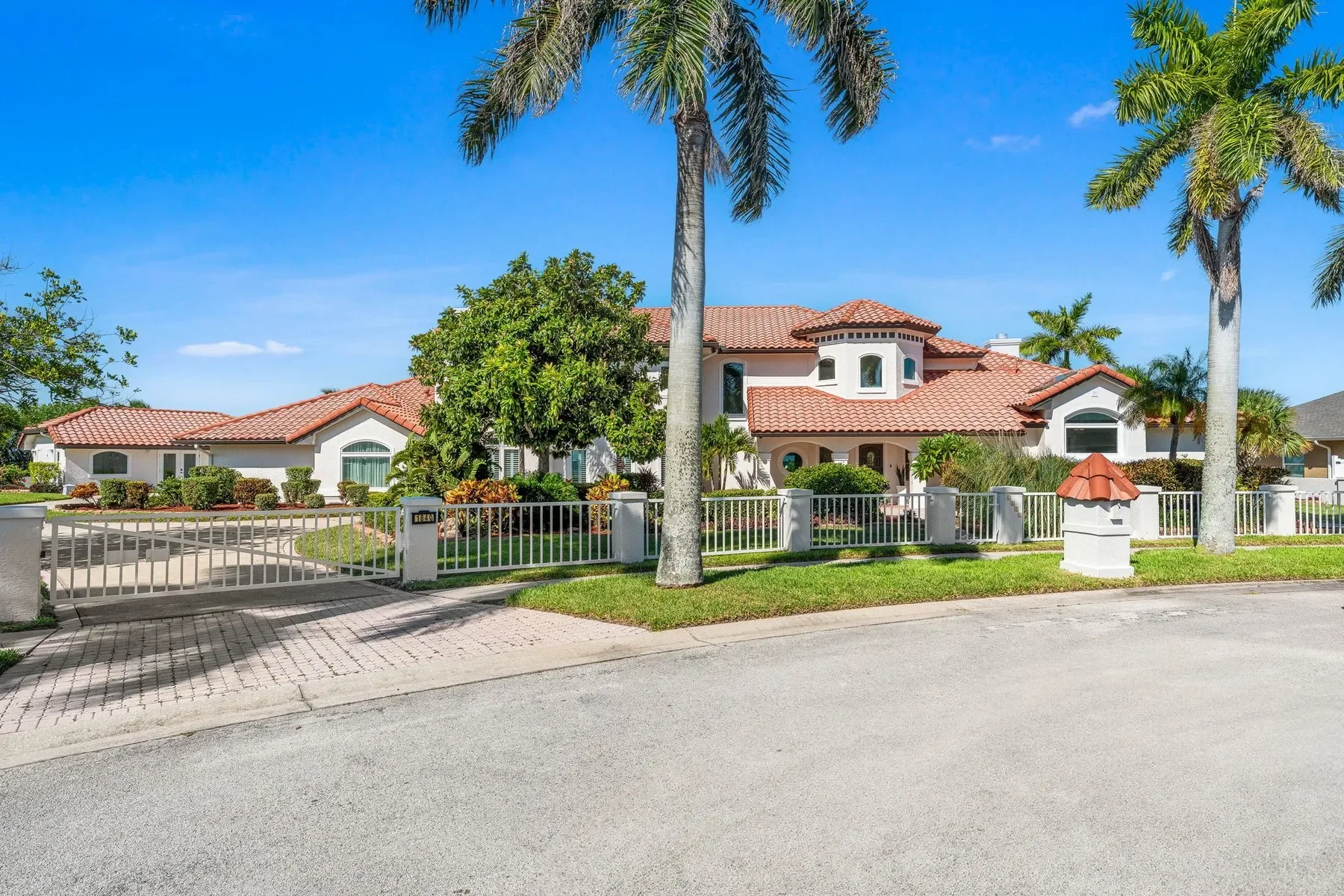 1840 Harbor Point Drive , Merritt Island, FL 32952, Merritt Island, Florida, United States. - Photo 3