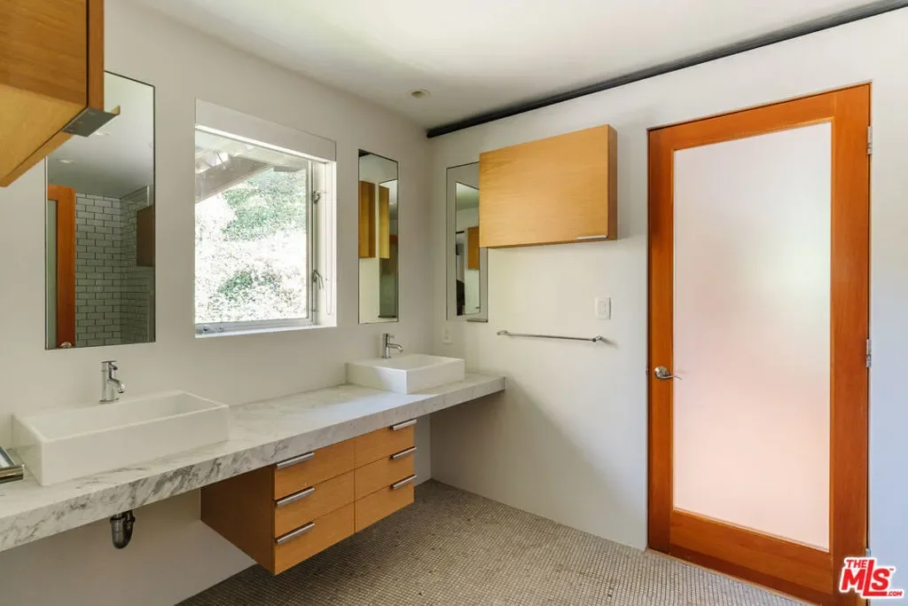 562 Stassi Lane, Santa Monica, California, United States. - Photo 26