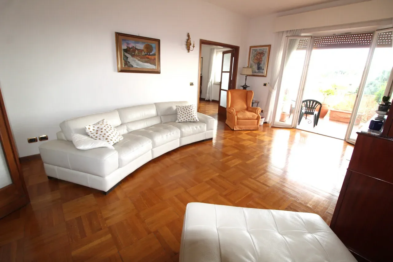 Gallery photo 6