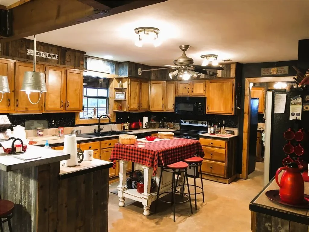 783 County Rd 4420, Whitewright, Texas, United States. - Photo 13