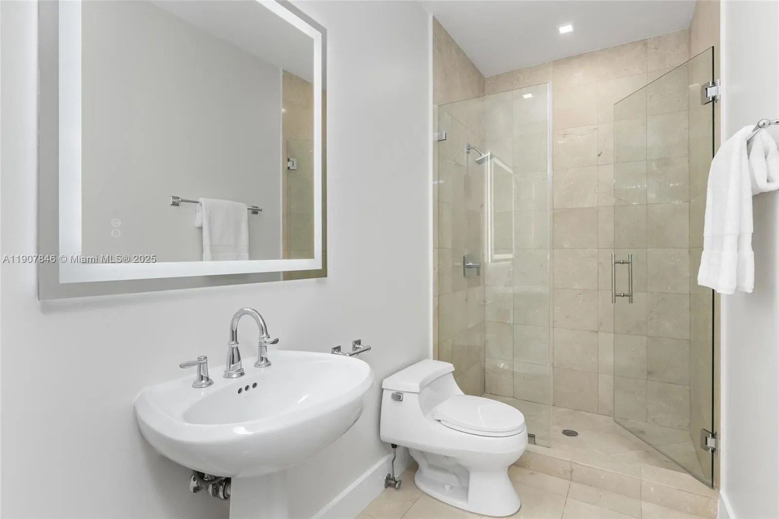 808 Brickell Key Dr 3901, Miami, Florida, United States. - Photo 21