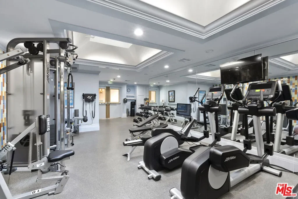 10520 Wilshire Boulevard 407, Los Angeles, California, United States. - Photo 30