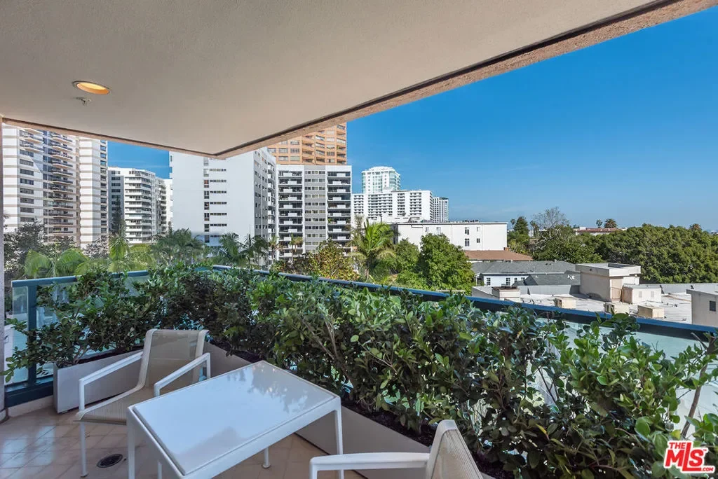 10490 Wilshire Boulevard 604, Los Angeles, California, United States. - Photo 11