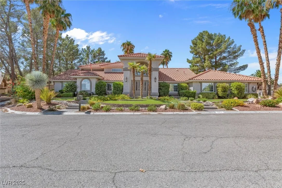 7471 Darby Avenue, Las Vegas, Nevada, United States. - Photo 21
