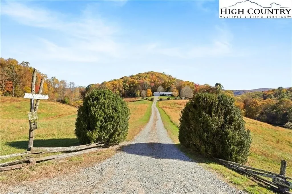 762 George Eggers Road, Banner Elk, NC 28604, Banner Elk, North Carolina, United States. - Photo 32