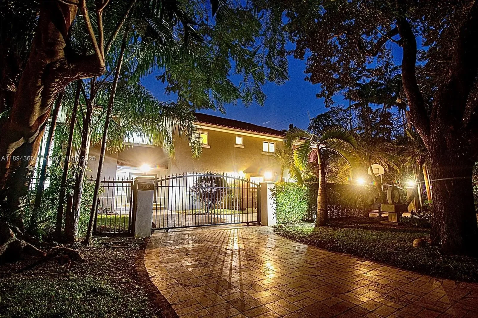 1543 Dorado Ave, Coral Gables, Florida, United States. - Photo 35