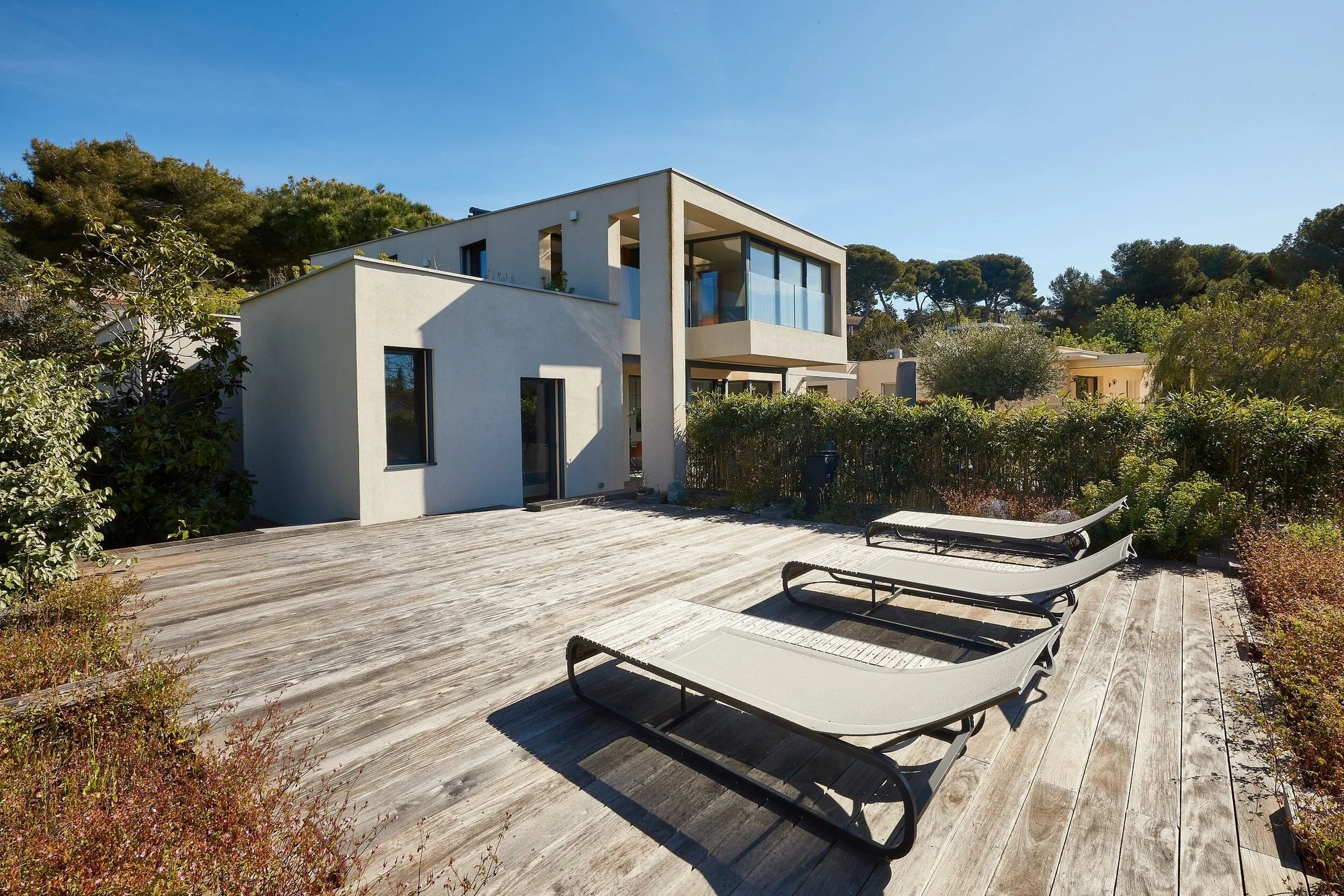 Exterior photo 5