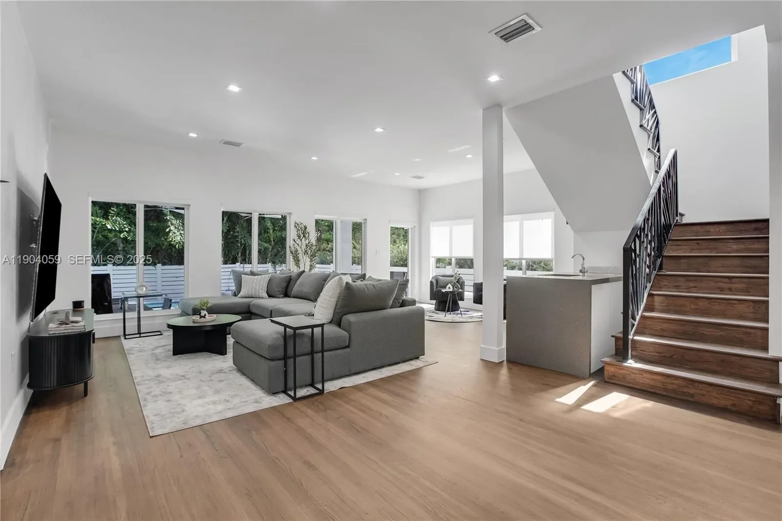 8851 Froude Ave, Bal Harbour, Florida, United States. - Photo 14