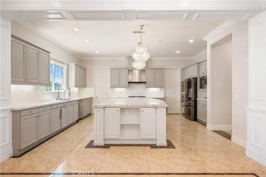 6829 Birmingham Drive, Chino, California, United States. - Photo 15