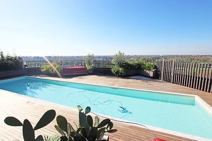 Luxury panoramic penthouse of 400 sqm with 320 sqm of terrace, swimming pool and garages for 6 cars