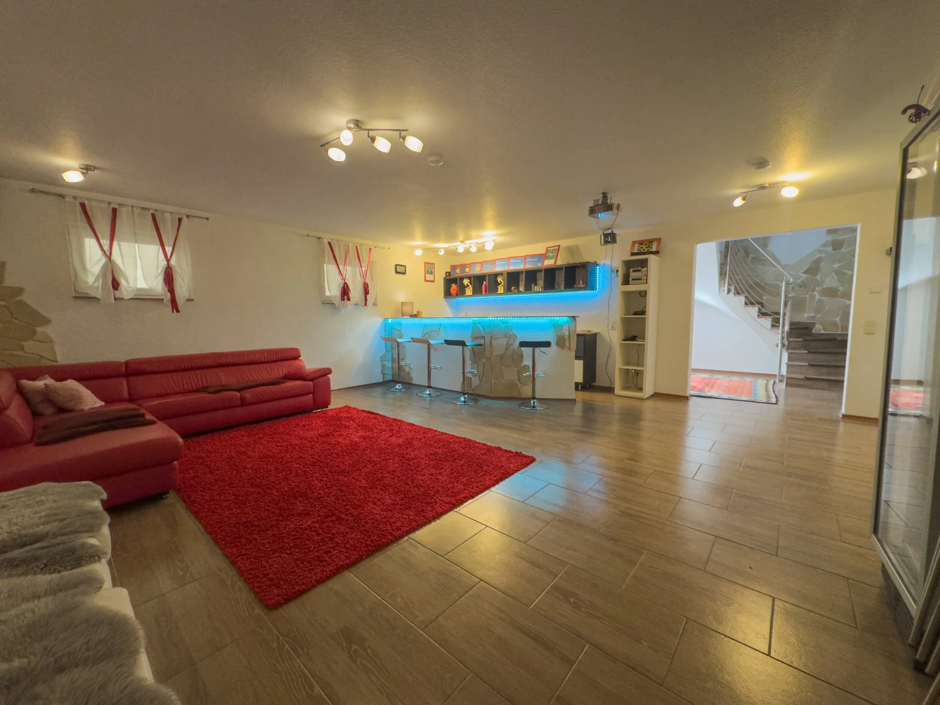 Gallery photo 2