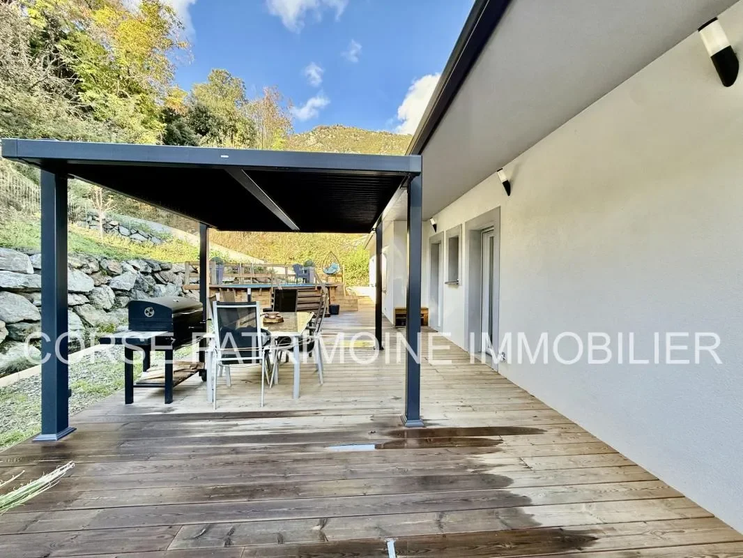 Exterior photo 4