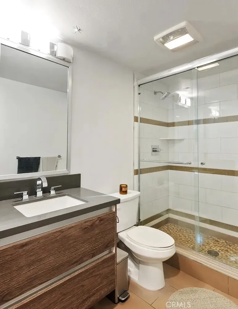 6736 W Hepburn Way, Los Angeles, California, United States. - Photo 29