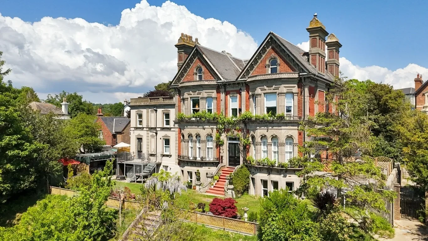 Exterior photo 10