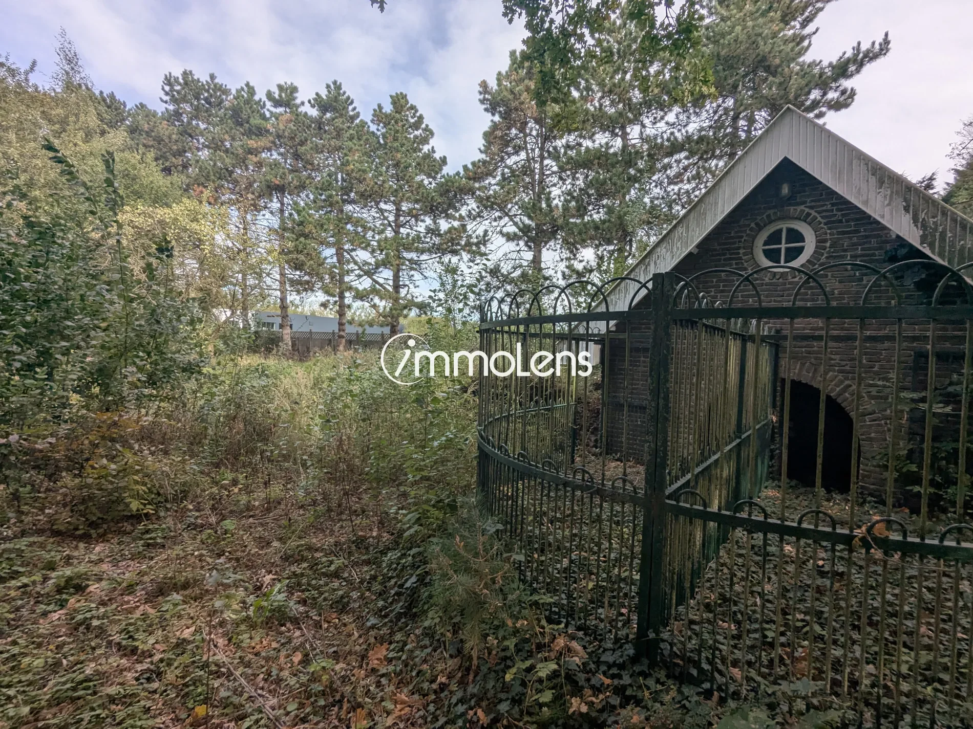 Exterior photo 5