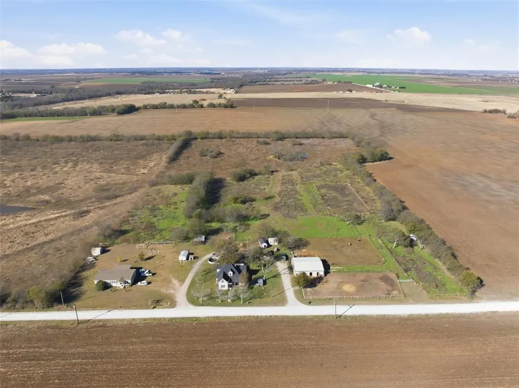 1025 County Road, Hillsboro, TX 76645, Hillsboro, Texas, United States. - Photo 23