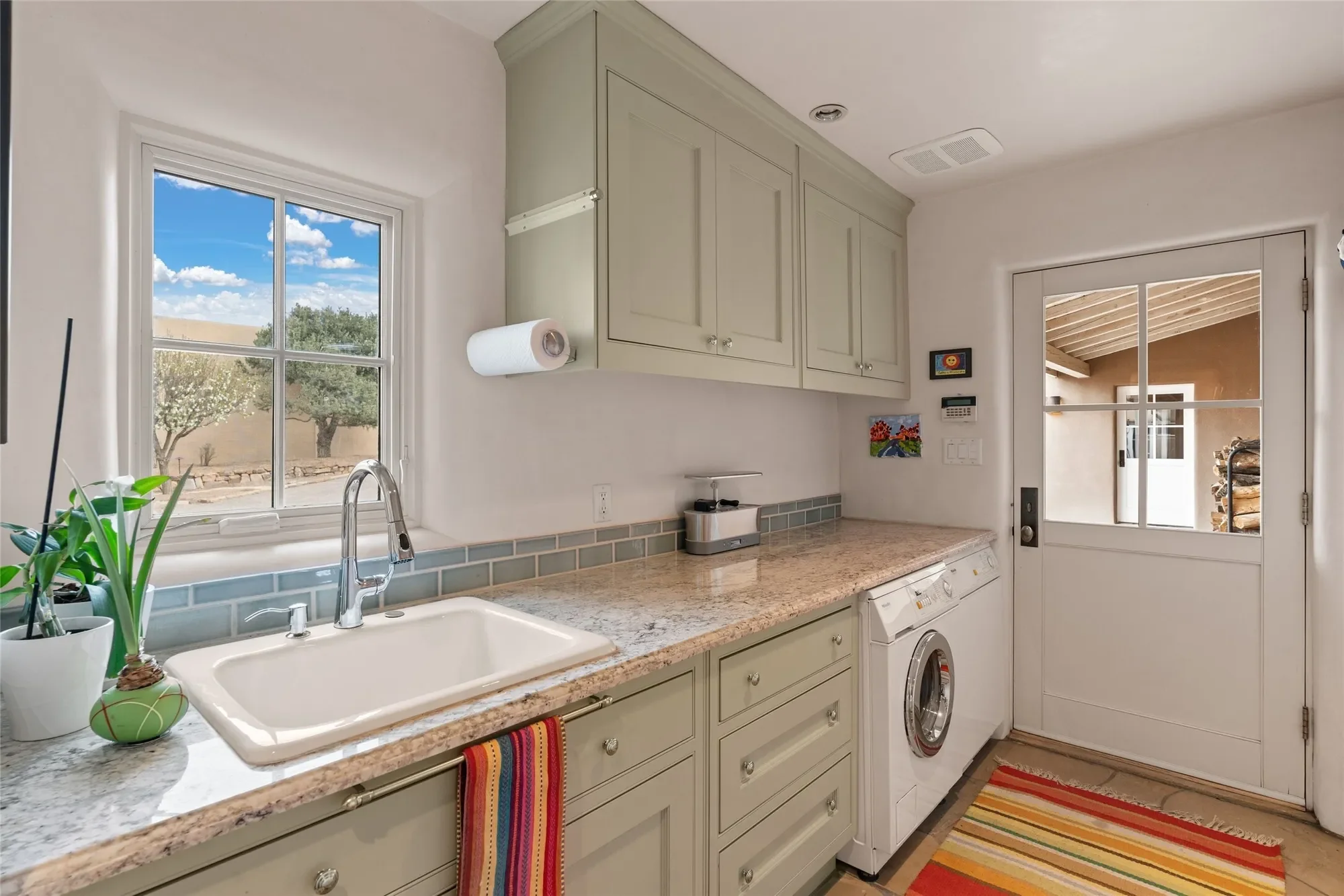 50 Paseo Aragon, Santa Fe, NM 87506, Santa Fe, New Mexico, United States. - Photo 33