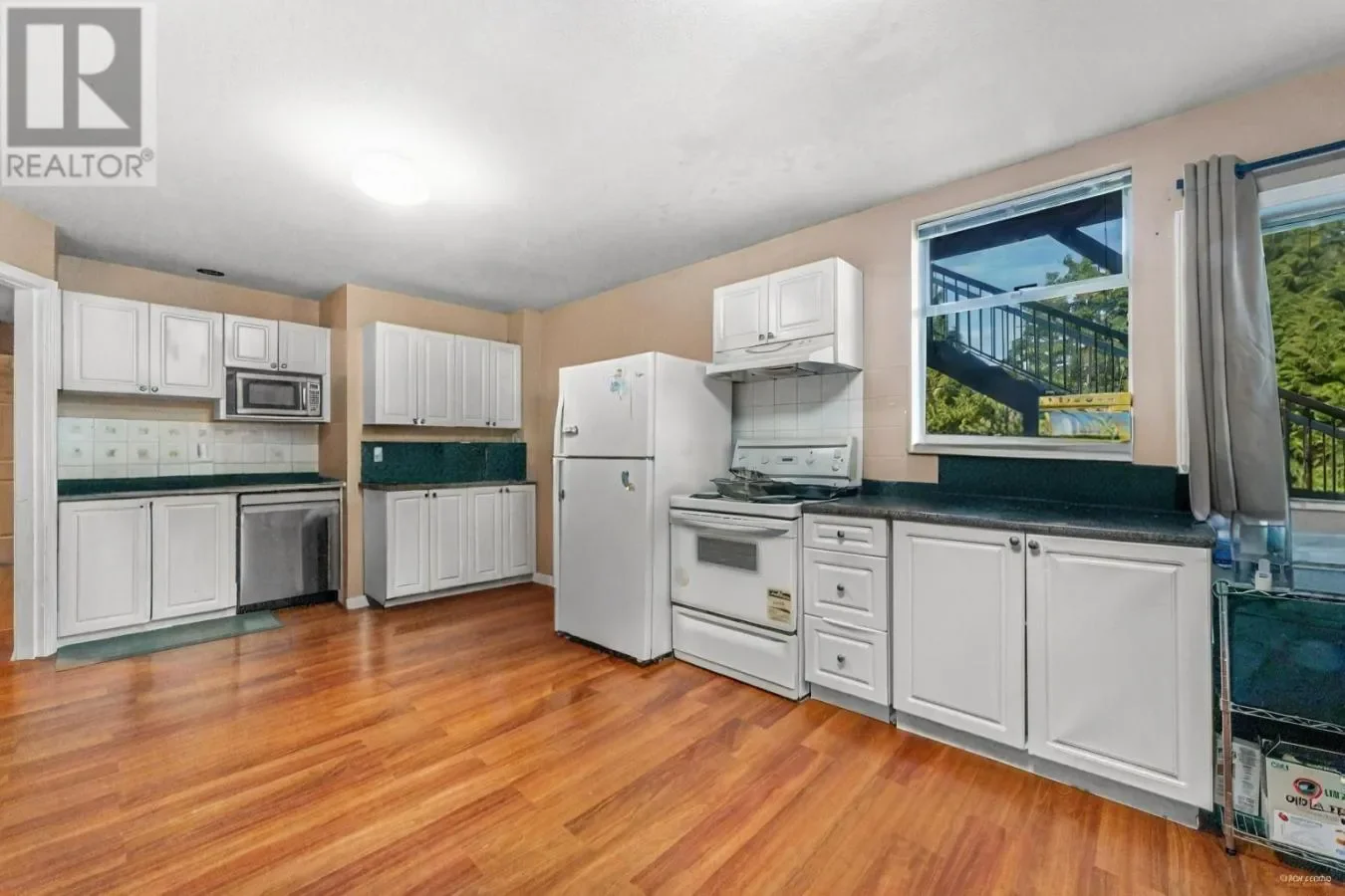 2976 CHRISTINA PLACE, Coquitlam, British Columbia, Canada. - Photo 8