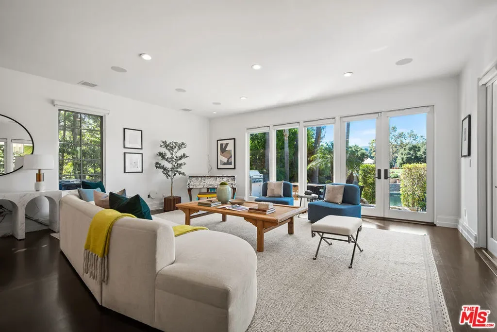 9928 Toluca Lake Avenue, Los Angeles, California, United States. - Photo 22