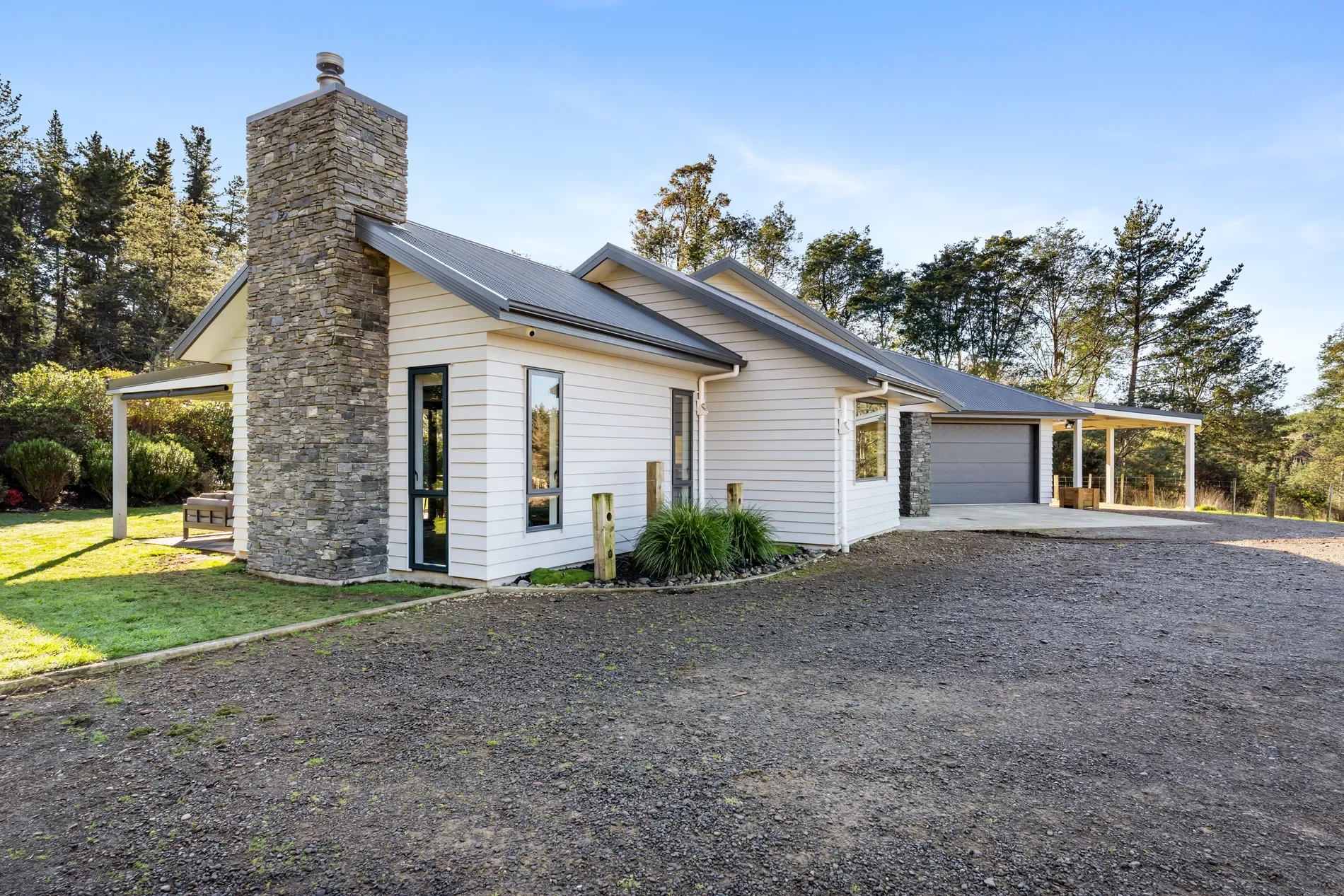 Exterior photo 2
