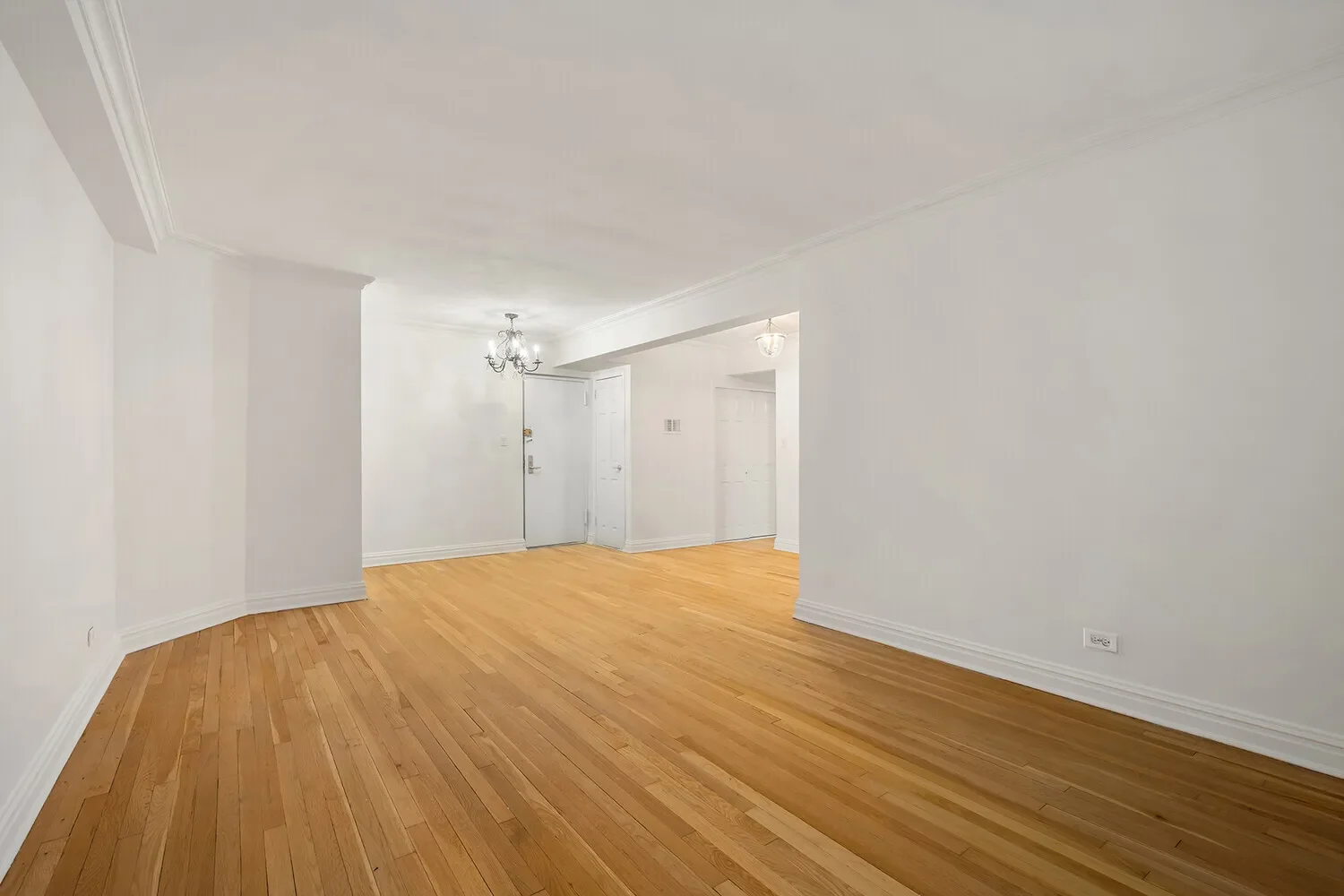 Charing Cross House, 305 E 72ND ST, New York, New York, United States. - Photo 2