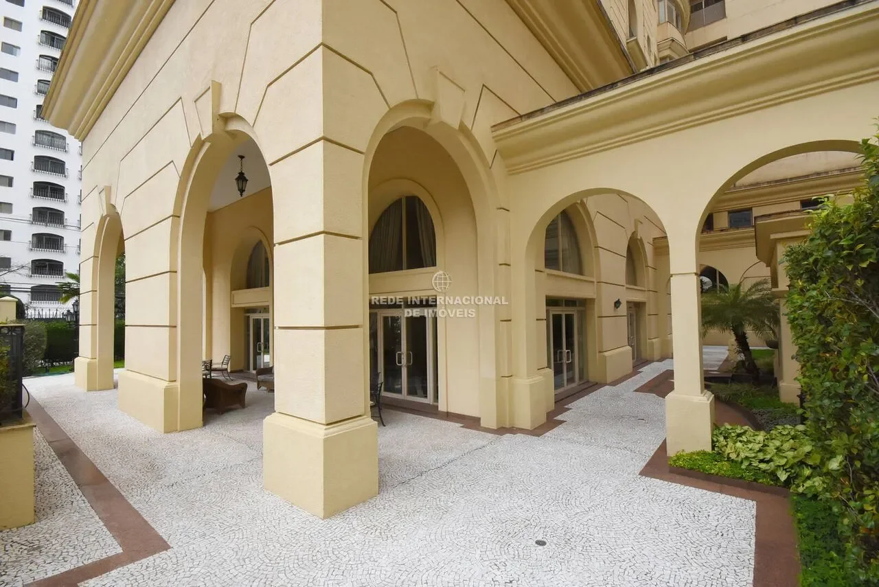 Exterior photo 9