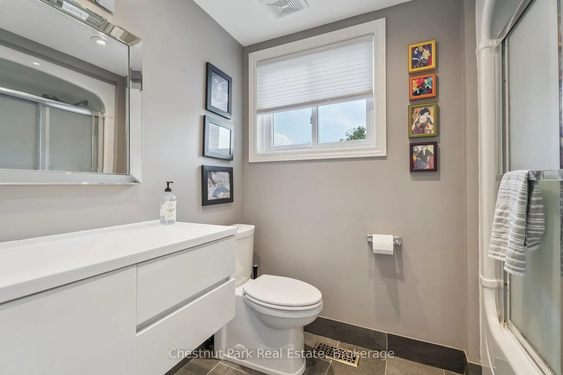 Gallery photo 4