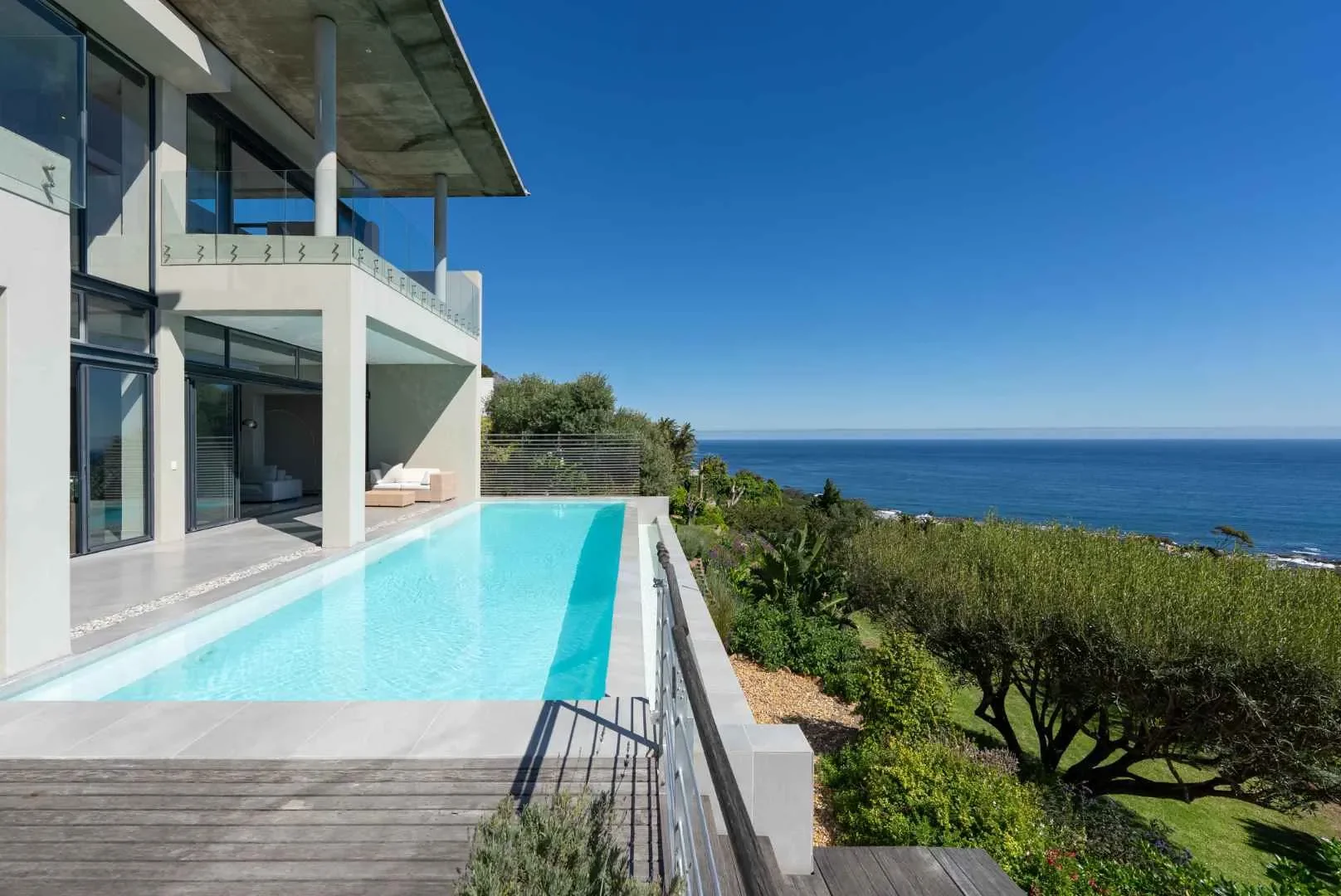 Exterior photo 11