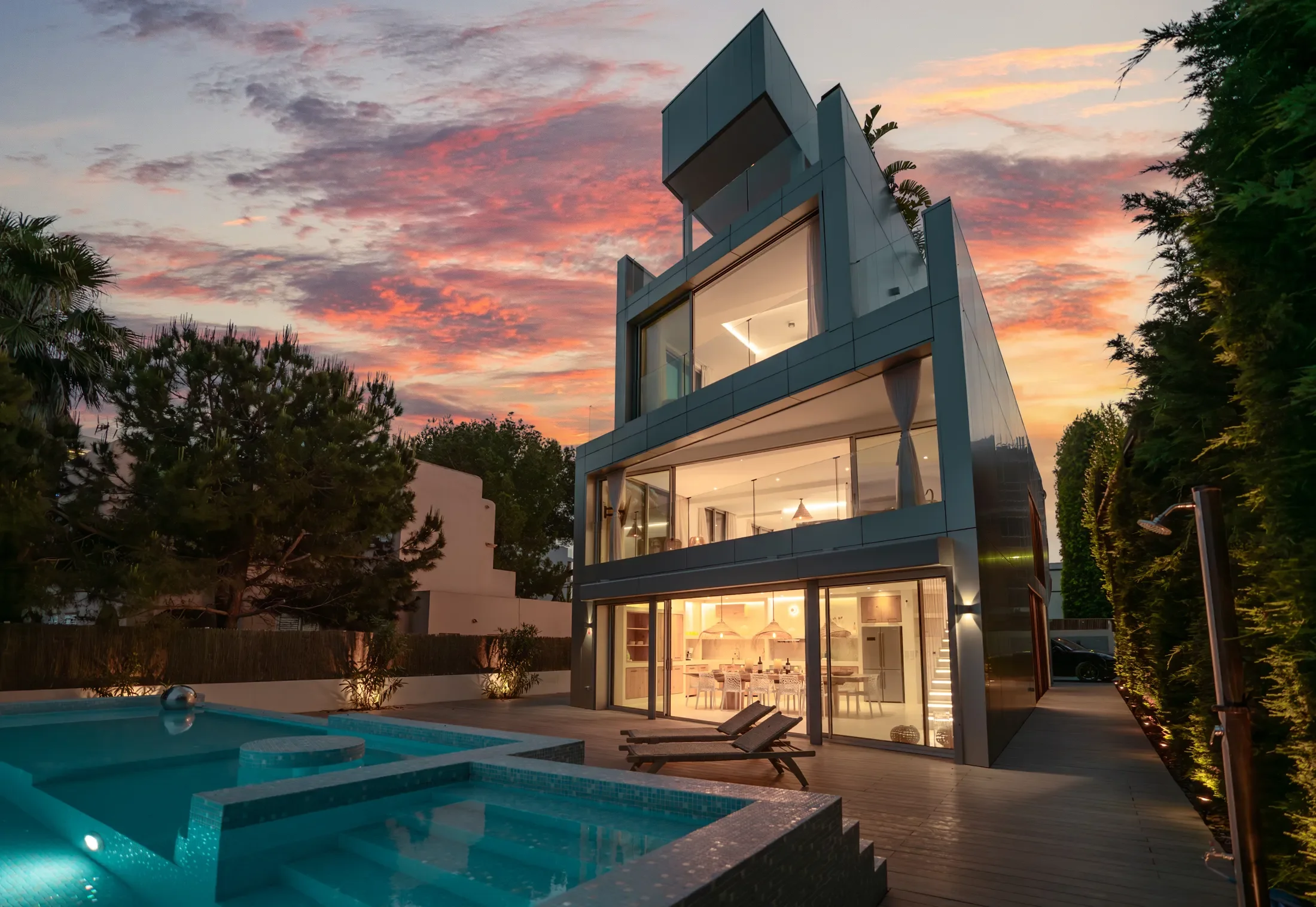 Exterior photo 8