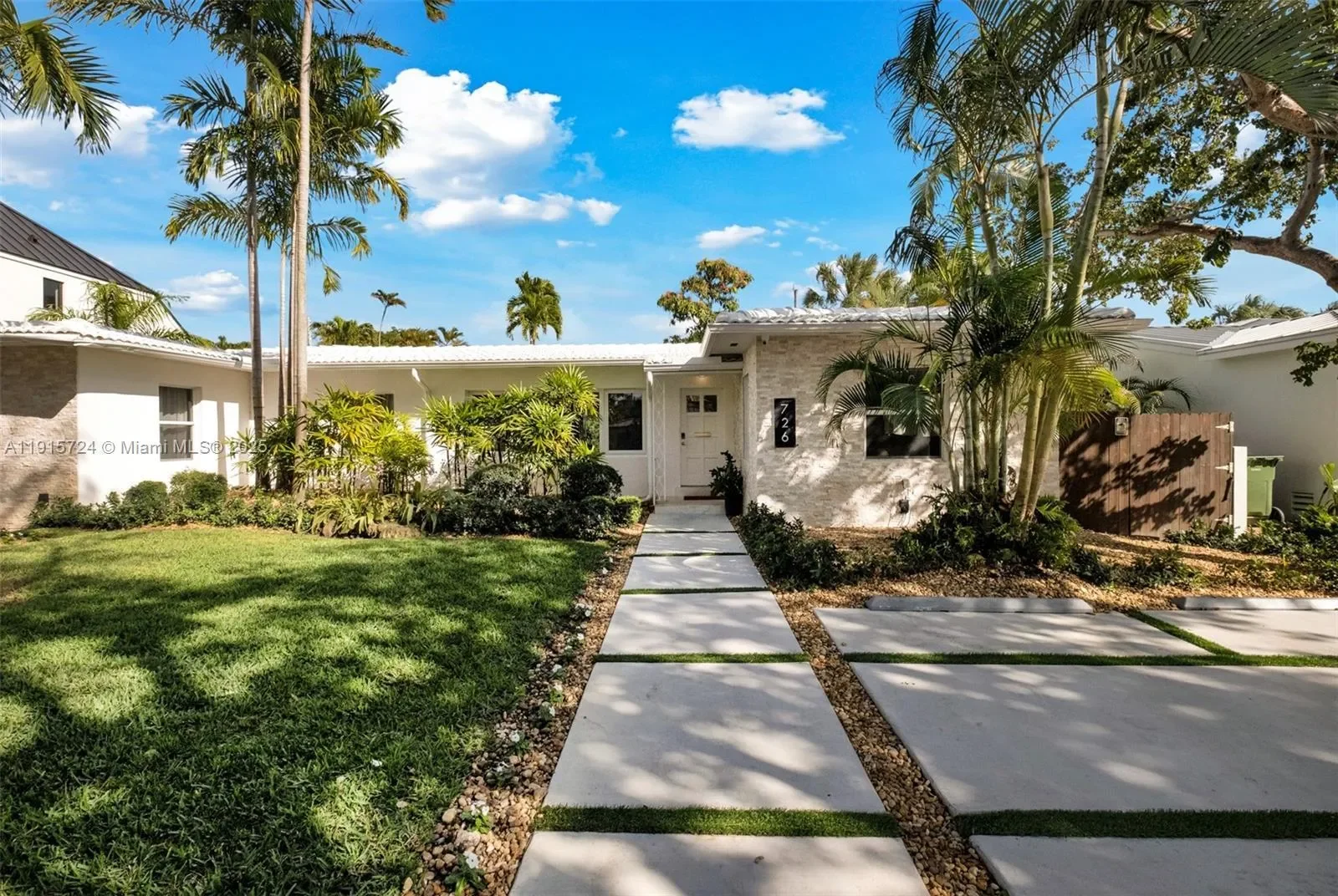 726 NE 17th Way, Fort Lauderdale, Florida, United States. - Photo 26