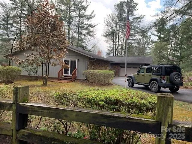 101 LAKEMONT Drive, Flat Rock, NC 28731, Flat Rock, North Carolina, United States. - Photo 25