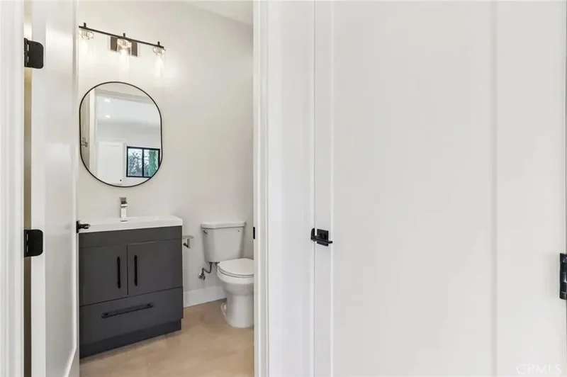 8006 Lloyd Avenue, Los Angeles, California, United States. - Photo 44