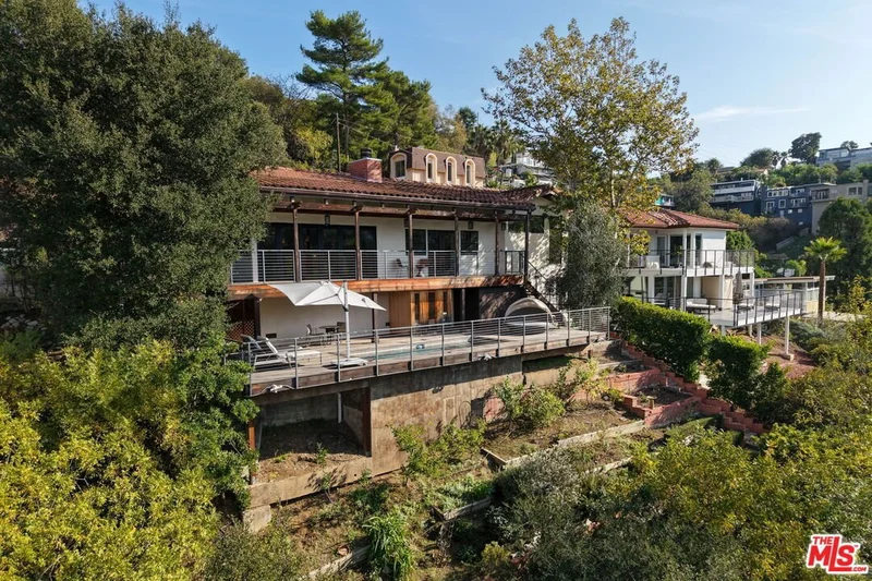 2835 Oak Point Dr, Los Angeles, CA 90068, Los Angeles, California, United States. - Photo 19