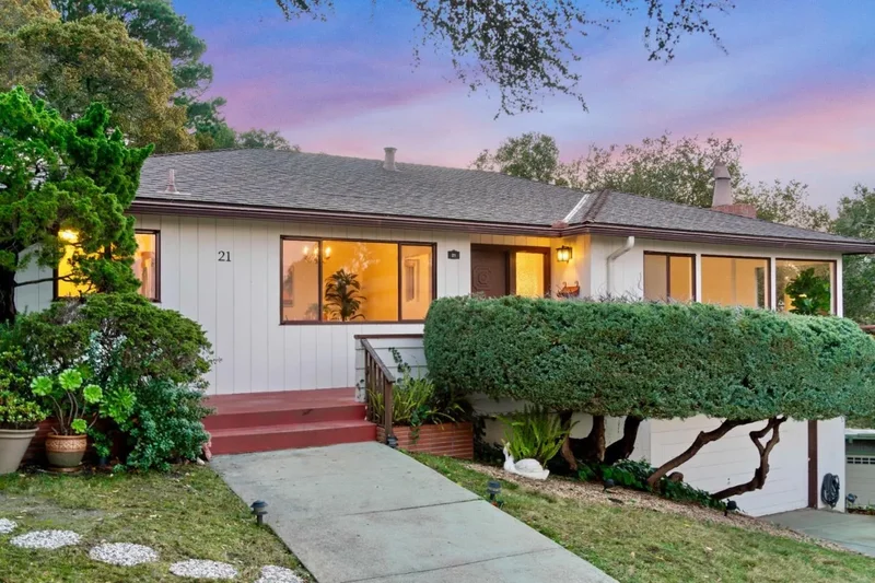 Single Family Residence in Millbrae