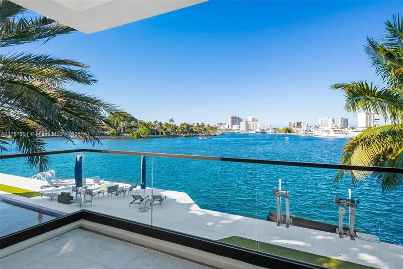 84 Isla Bahia Dr, Fort Lauderdale, Florida, United States. - Photo 20