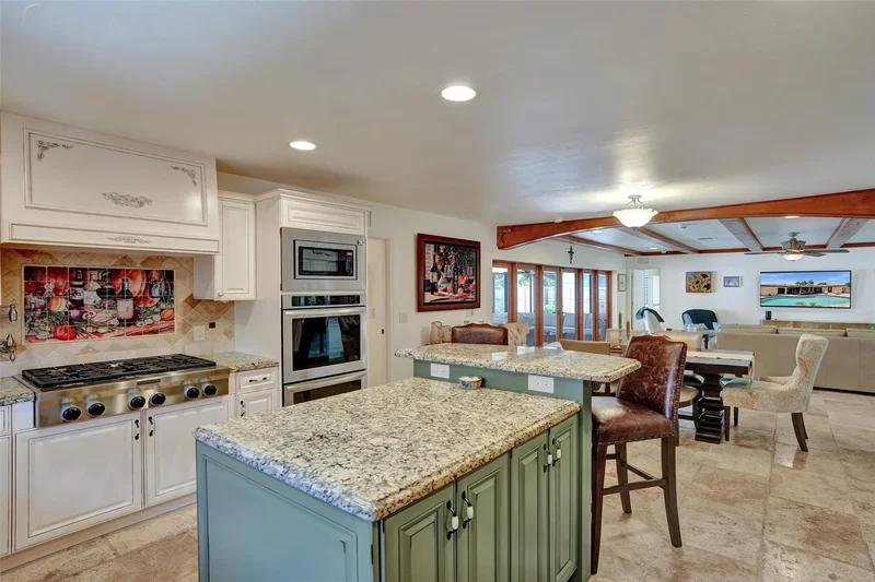 2000 NE 31st Ave, Wilton Manors, Florida, United States. - Photo 16