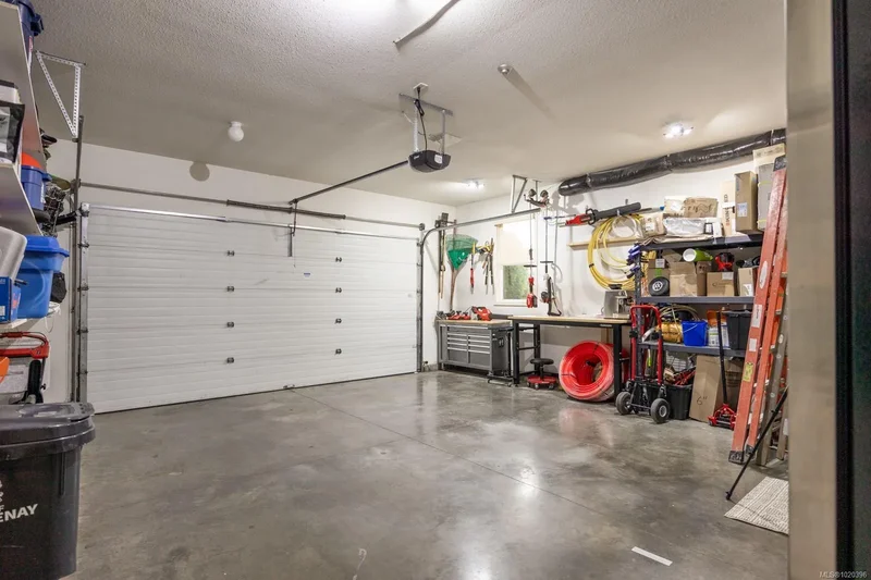 1614 Trumpeter Cres, Courtenay, British Columbia, Canada. - Photo 11
