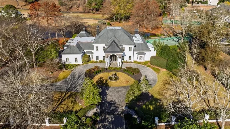 4571 Columns Drive SE, Marietta, Georgia, United States. - Photo 17