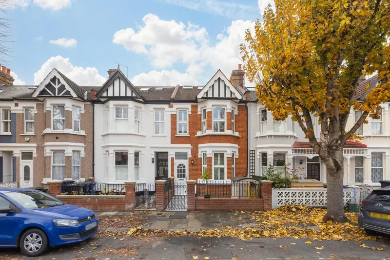 5 bedroom Terraced House for sale in London