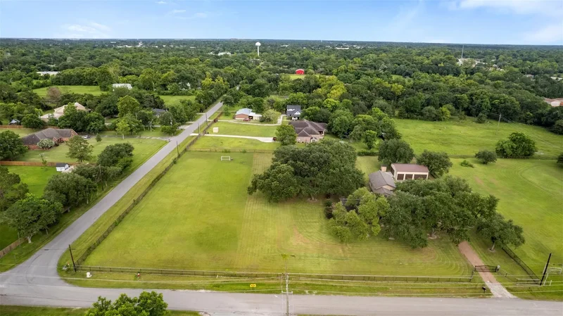 3911 N Elm Road, Dickinson, Texas, United States. - Photo 4