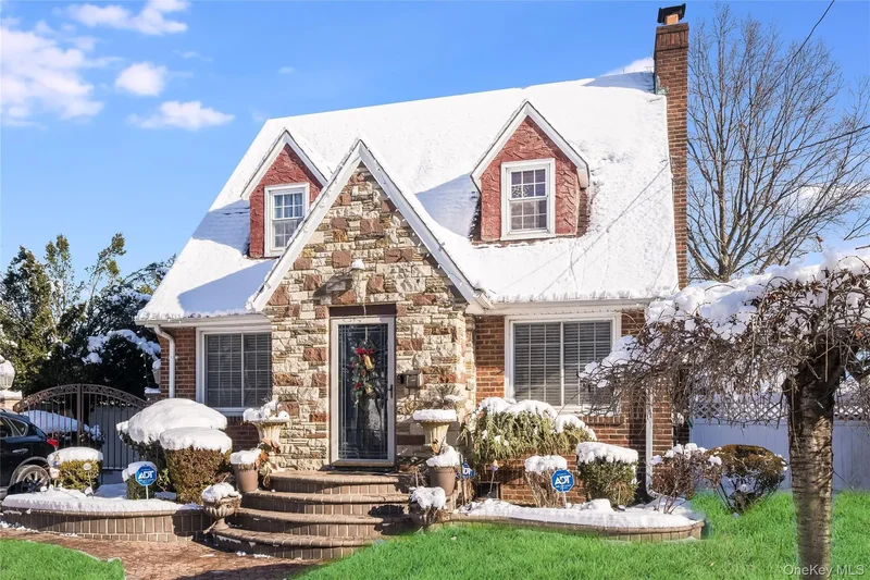 122 Hamilton Road - Hempstead, New York