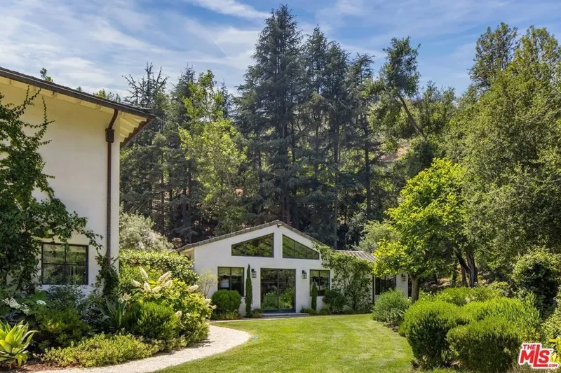 3099 Mandeville Canyon Road, Los Angeles, California, United States. - Photo 23