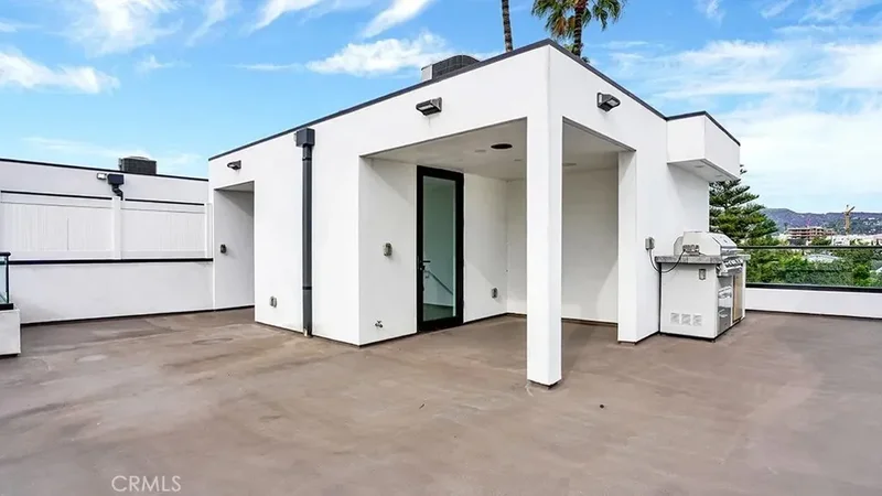 741 N Gramercy, Los Angeles, California, United States. - Photo 33