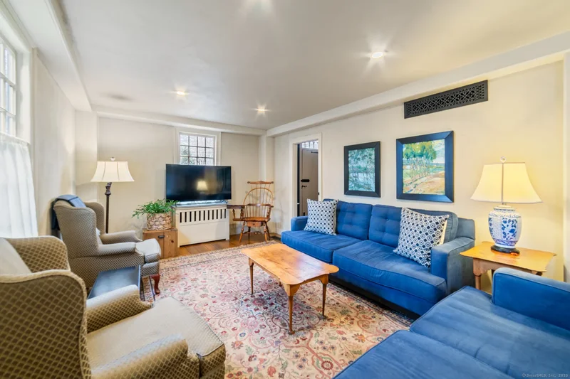 337 Main Street South, Woodbury, Connecticut, United States. - Photo 12