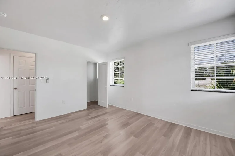 570 NE 68th St, Miami, Florida, United States. - Photo 5