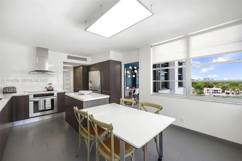 5660 Collins Ave 8D, Miami Beach, Florida, United States. - Photo 10