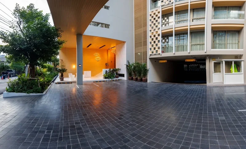 Bangkok, Thonglor, Bangkok, Bangkok, Krung Thep Maha Nakhon, Thailand. - Photo 16