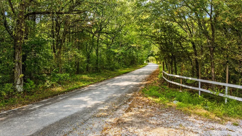 2600 Round Hill Rd, Belfast, Tennessee, United States. - Photo 79
