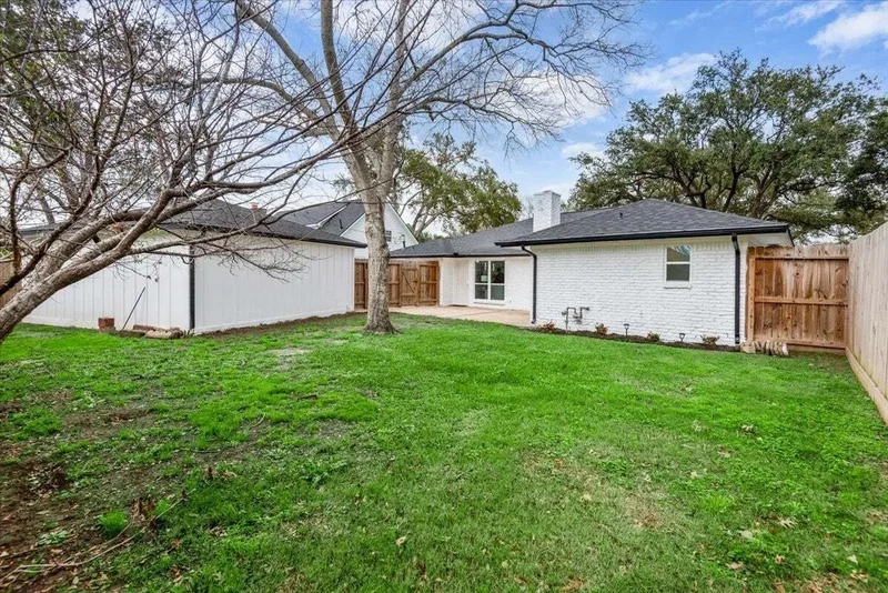 9410 Albury Drive, Houston, TX 77096, Houston, Texas, United States. - Photo 32