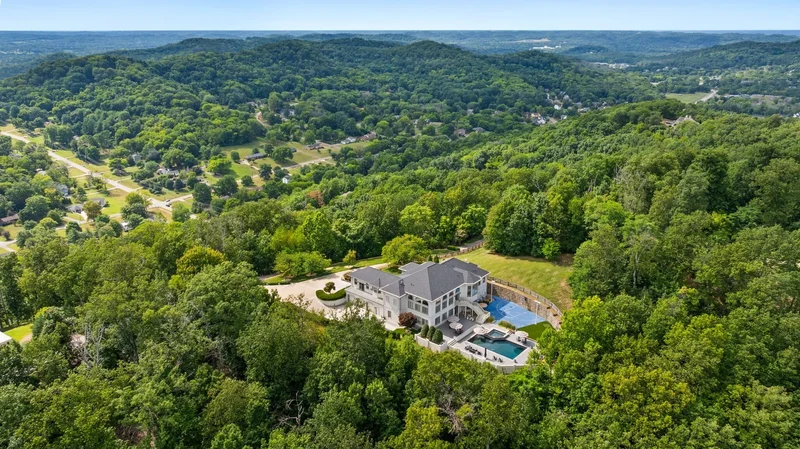 720 Valhalla Ln, Brentwood, TN 37027, Nashville, Tennessee, United States. - Photo 19